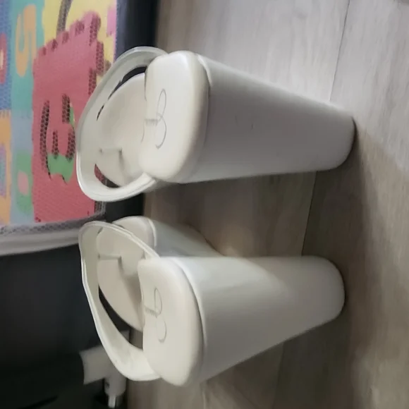 Jessica Simpson Women's Platforms White Flip Flops - Picture 4 of 4